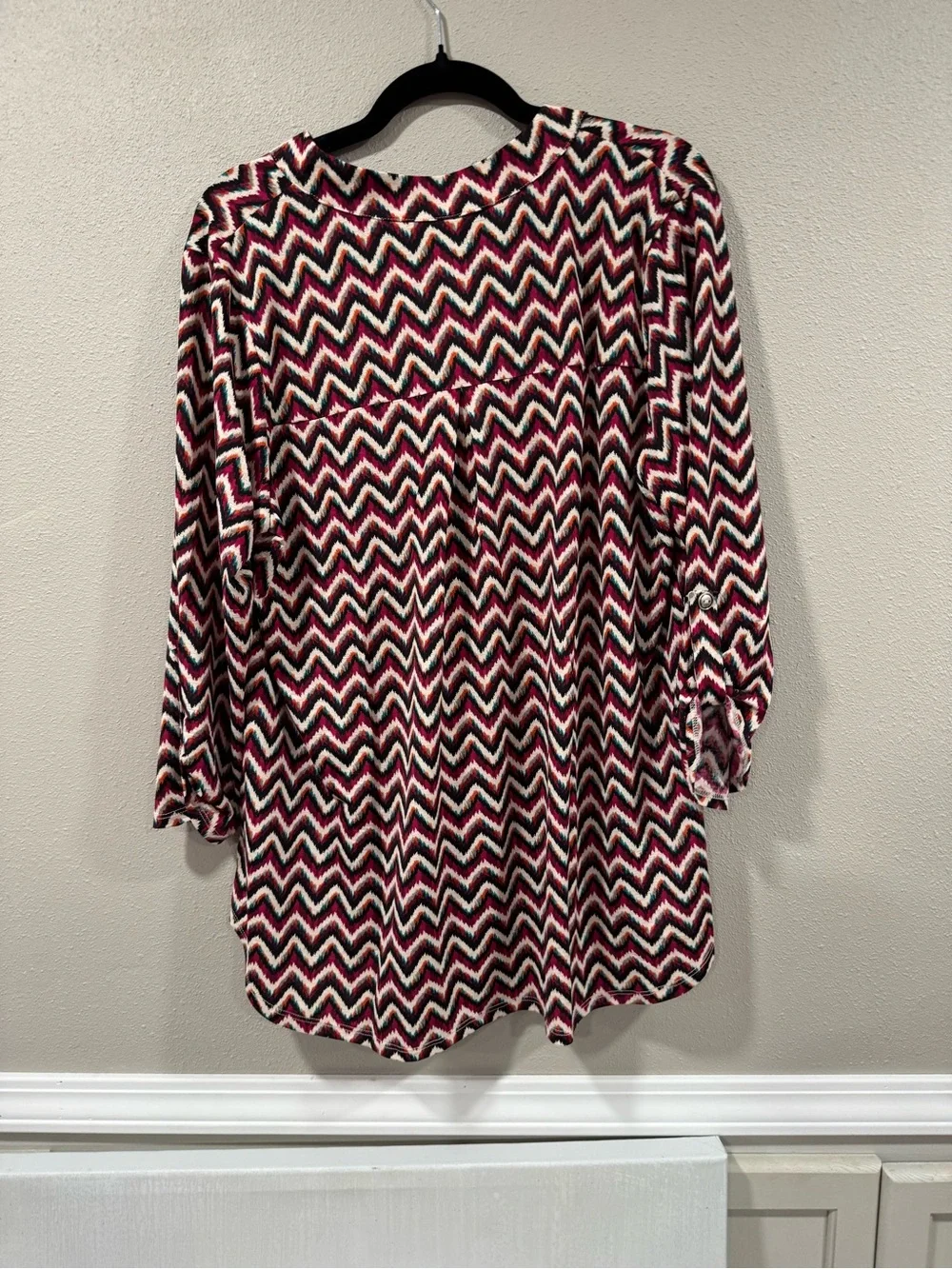 NWT Dear Scarlett Magenta and Black Chevron Blouse - Picture 5 of 6